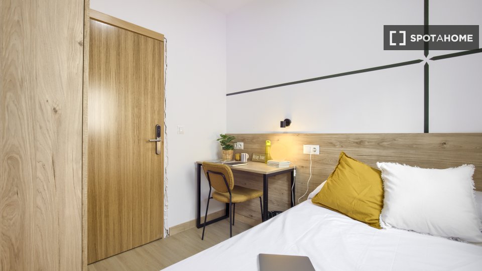 Double room Madrid, 9 beds — photo 24