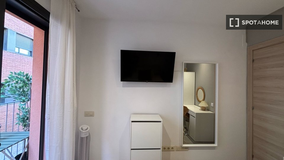 Double room Barcelona, 4 beds, 90m² — photo 17