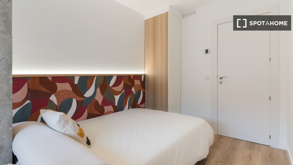 Double room Madrid, 6 beds, 120m² — photo 6