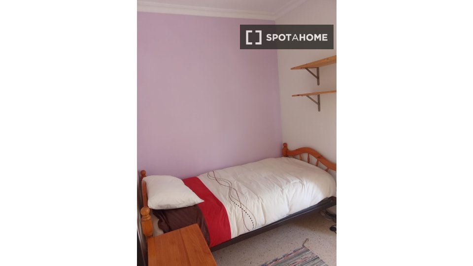 Habitación en piso compartido en alquiler en Las Naciones-Sevilla