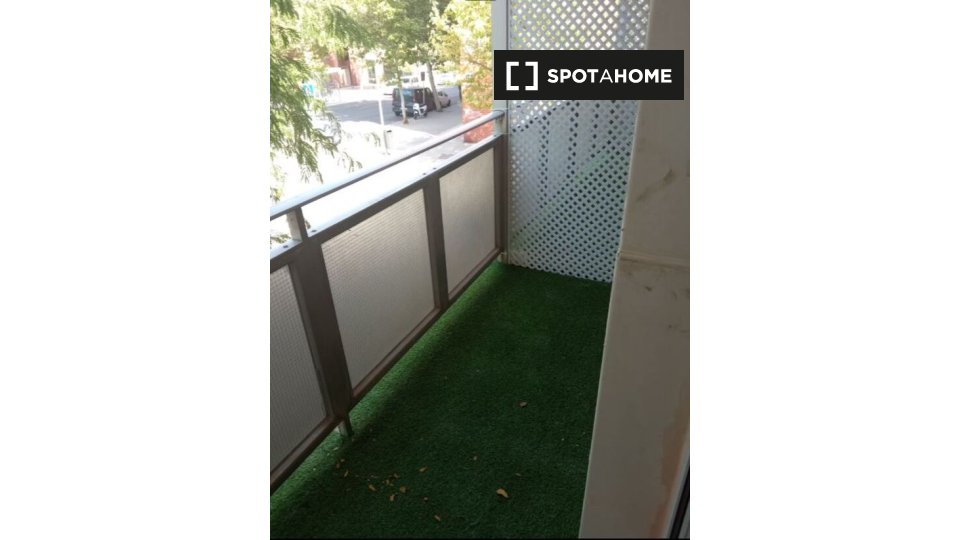 Double room Madrid, 7 beds, 180m² — photo 2