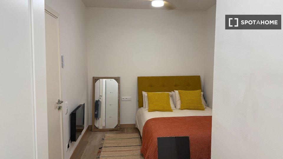 Double room Barcelona, 6 beds, 120m² — photo 28