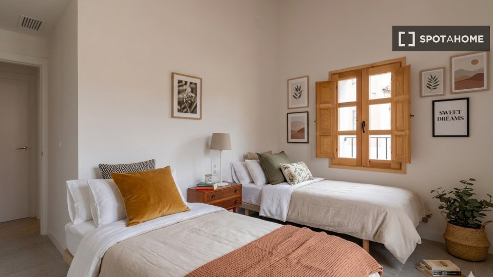 Apartment Valencia, 2 beds, 90m² — photo 1