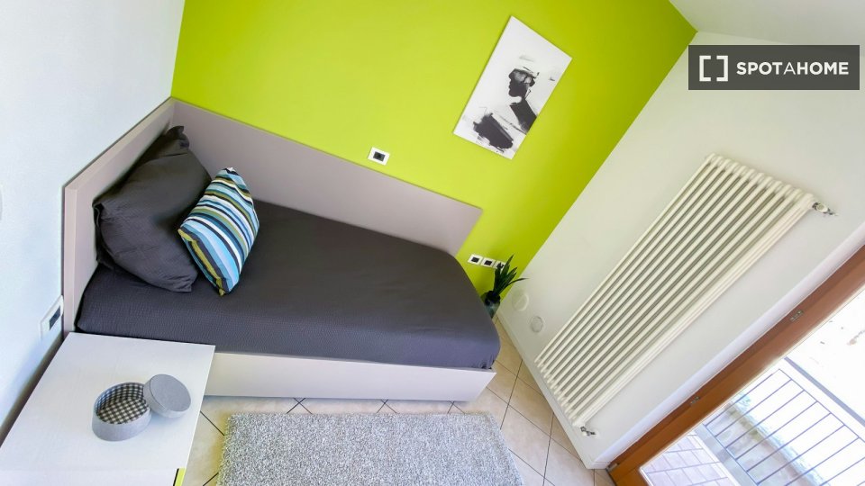Double room Trento, 3 beds — photo 2