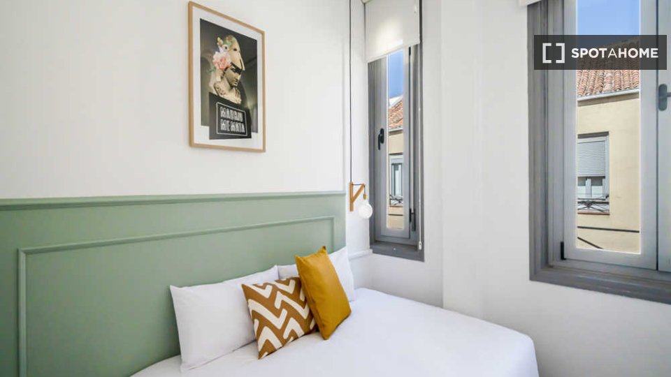 Double room Madrid, 67 beds — photo 70