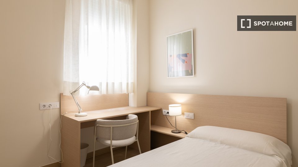 Chambre double Valence, 6 chambres, 100m² — photo 15
