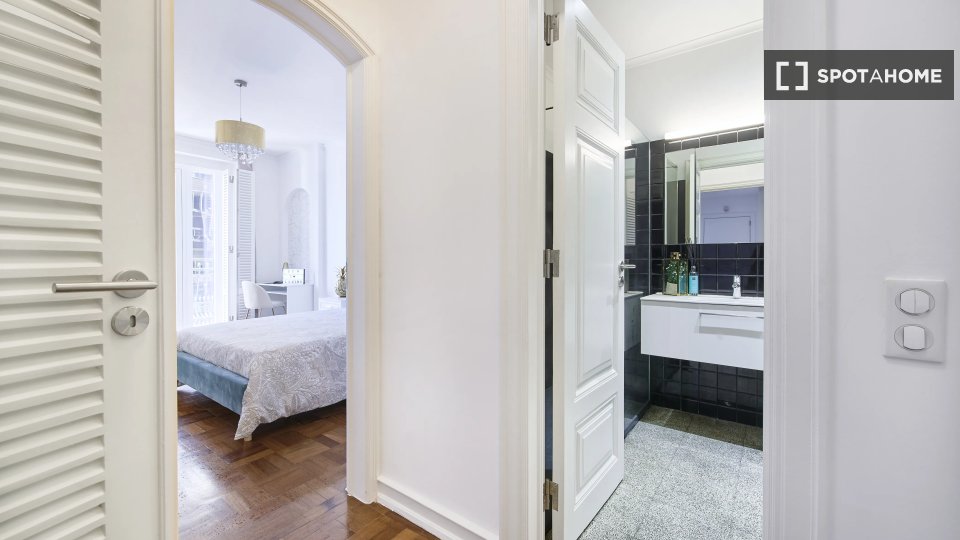 Double room Lisbon, 7 beds — photo 11
