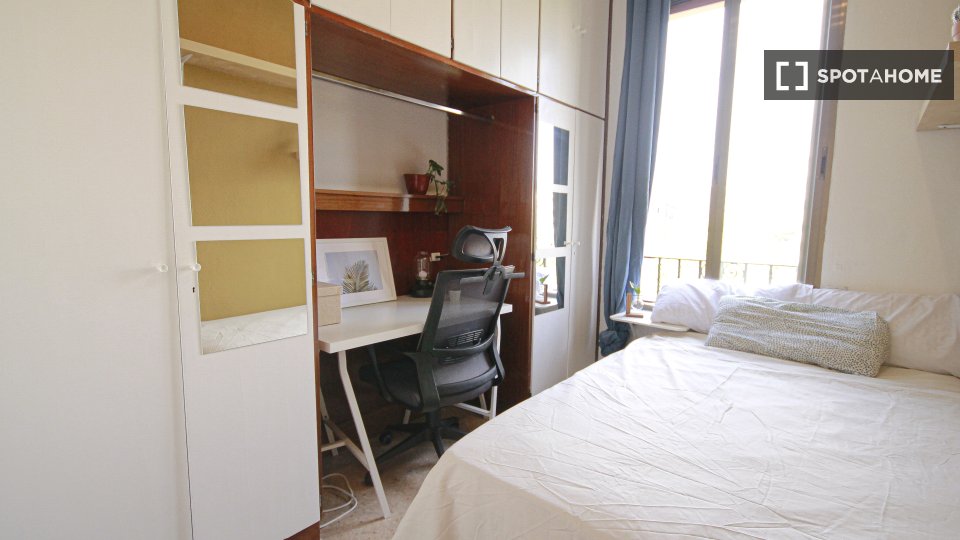 Double room Barcelona, 5 beds — photo 17