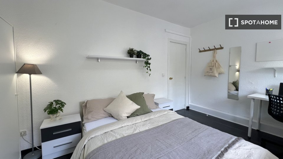 Double room Madrid, 7 beds, 115m² — photo 32