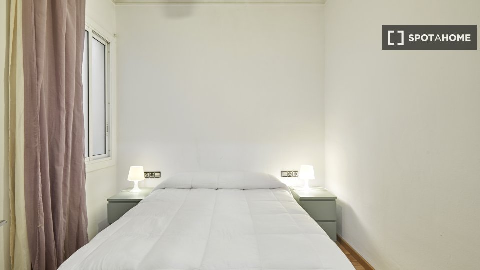 Apartment Barcelona, 4 beds, 80m² — photo 44