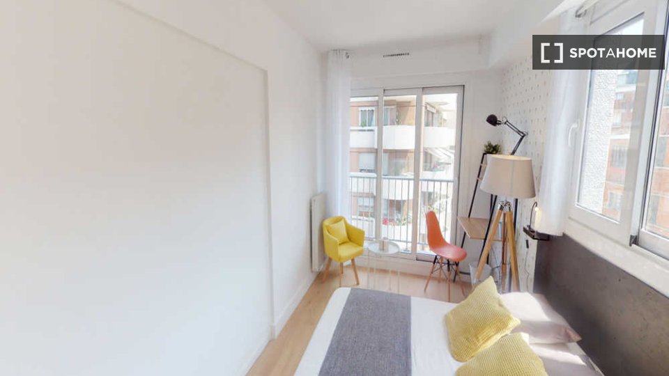 Double room Paris, 5 beds, 110m² — photo 2