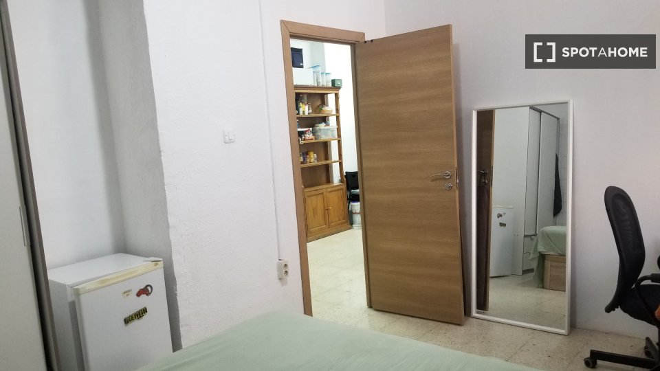 Double room Seville, 4 beds — photo 37