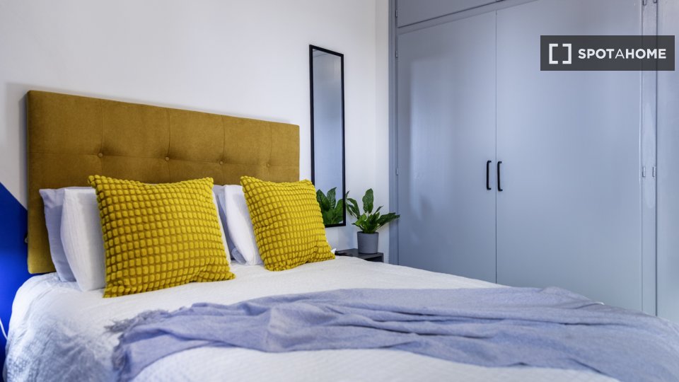Double room Madrid, 7 beds, 157m² — photo 13