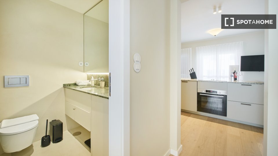 Apartment Lisbon, 1 bed — photo 13