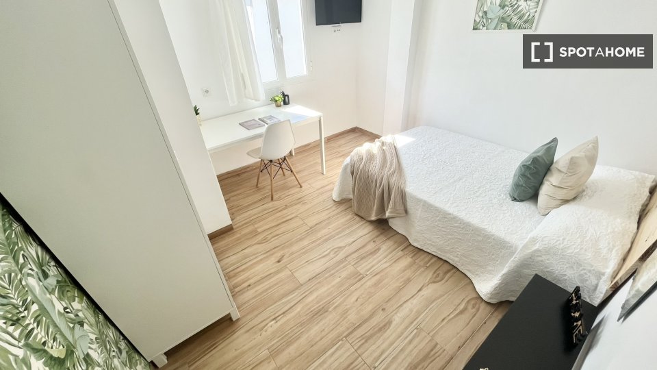 Habitación en piso compartido en alquiler, La Palmilla, Sevilla.