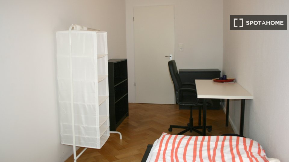 Double room Berlin, 6 beds, 132m² — photo 6