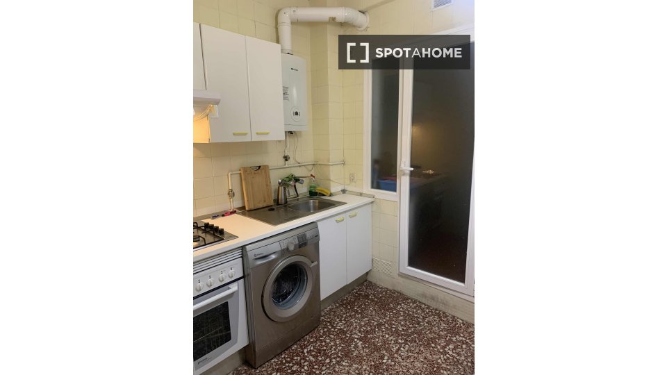 Double room Madrid, 3 beds, 105m² — photo 16