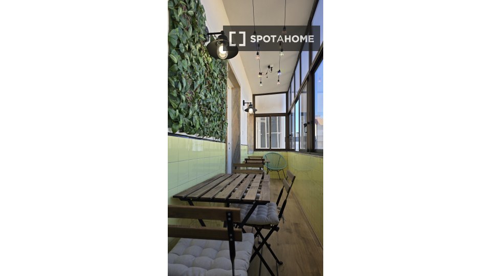 Double room Lisbon, 5 beds, 130m² — photo 22