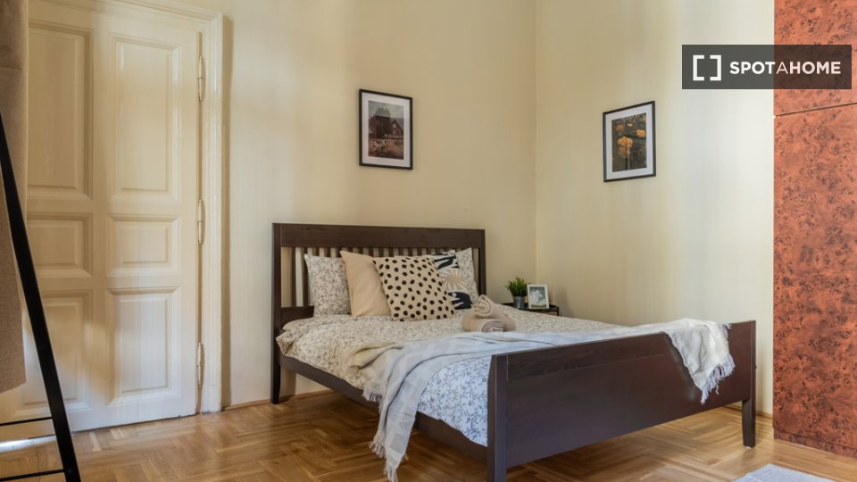 Double room Budapest, 3 beds, 90m² — photo 10