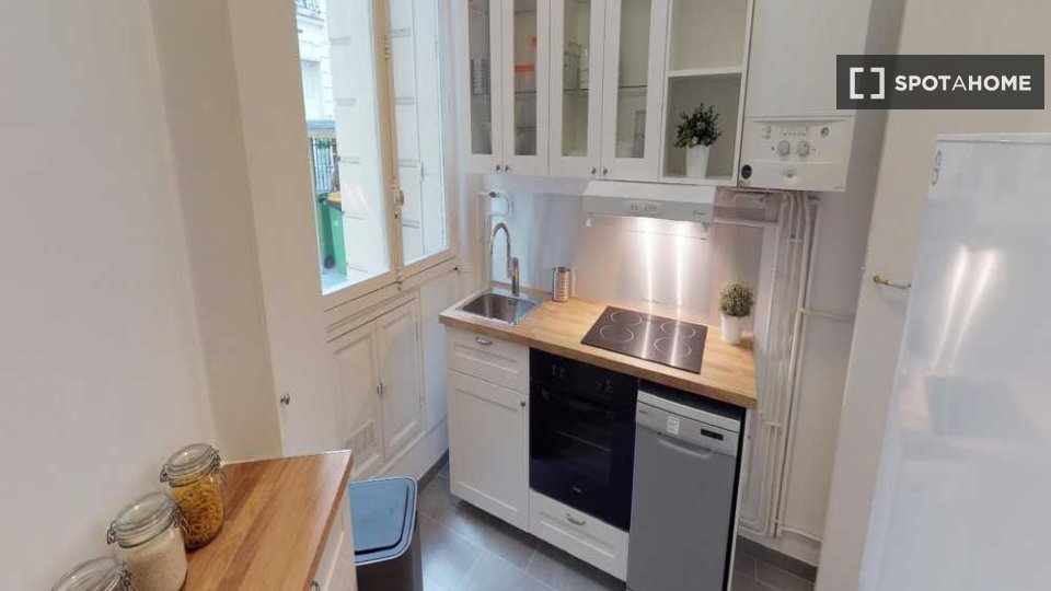 Double room Paris, 4 beds, 80m² — photo 8