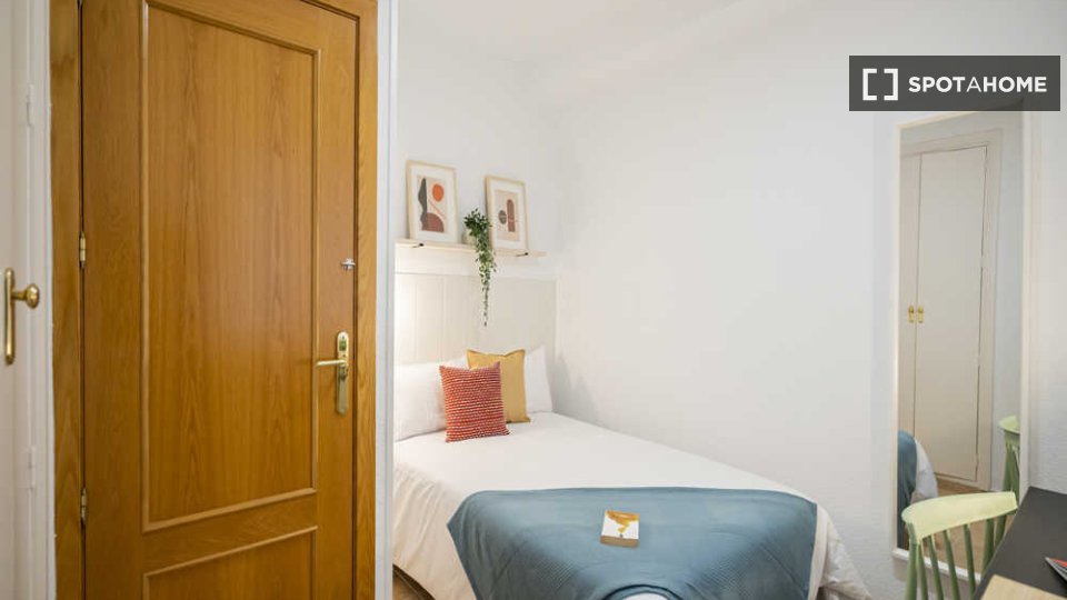 Double room Madrid, 25 beds — photo 41