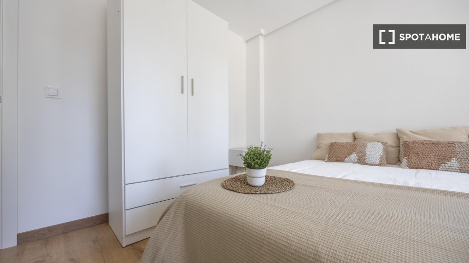Chambre double Valence, 5 chambres, 130m² — photo 17