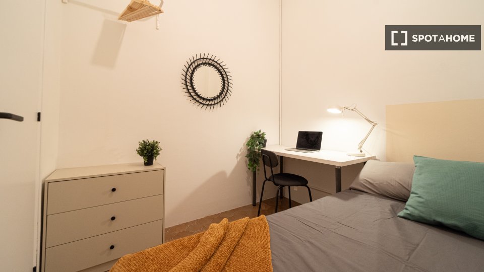 Double room Barcelona, 9 beds, 200m² — photo 8