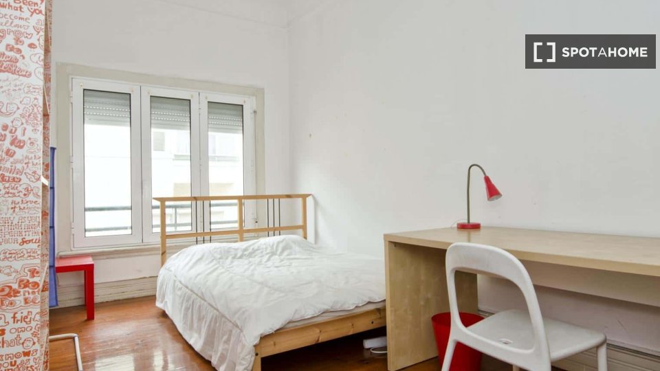 Double room Lisbon, 6 beds — photo 40