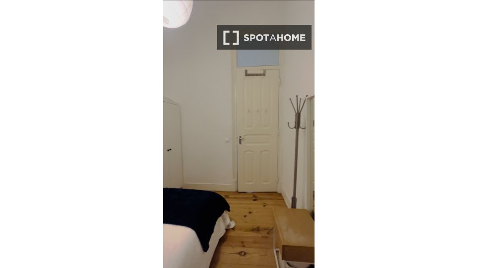Double room Lisbon, 5 beds, 170m² — photo 11