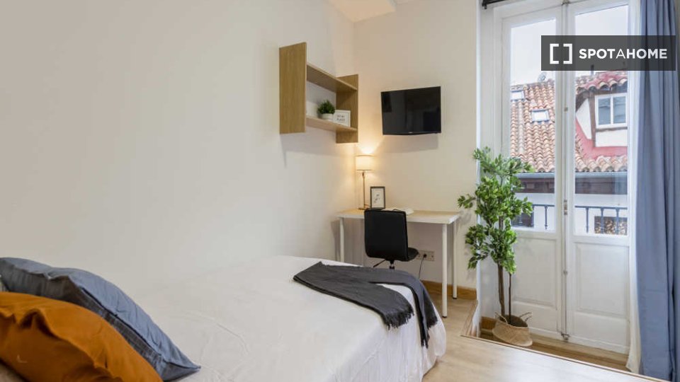 Habitación en piso compartido en Justicia, Madrid.