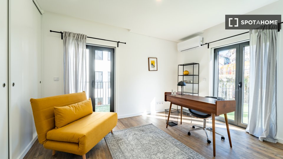 Apartment Porto, 2 beds, 162m² — photo 8