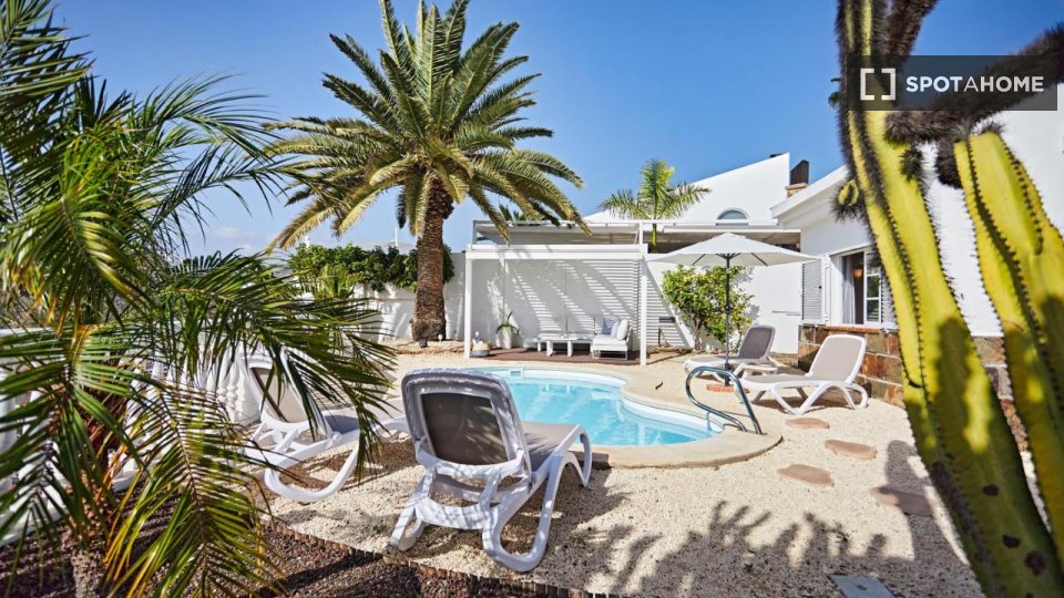 Apartment Santa_Cruz_De_Tenerife, 3 beds, 590m² — photo 3