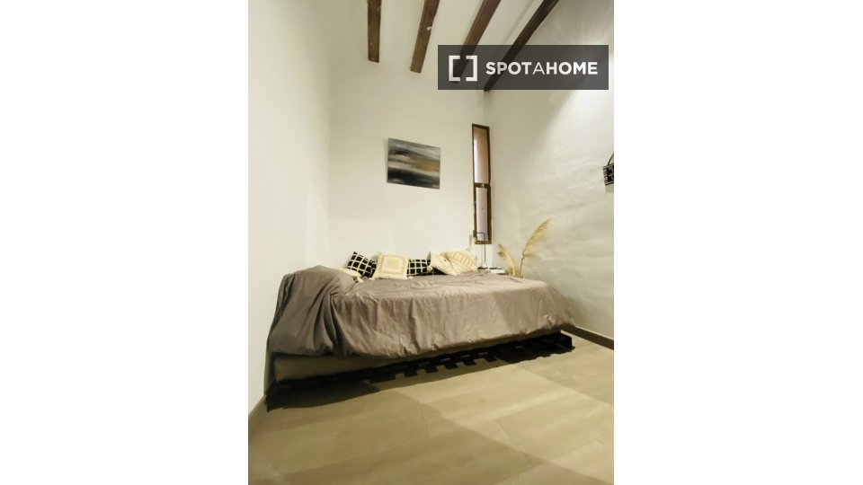 Double room Barcelona, 1 bed, 70m² — photo 2