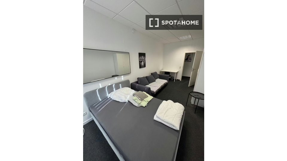 Double room Munich, 2 beds — photo 16