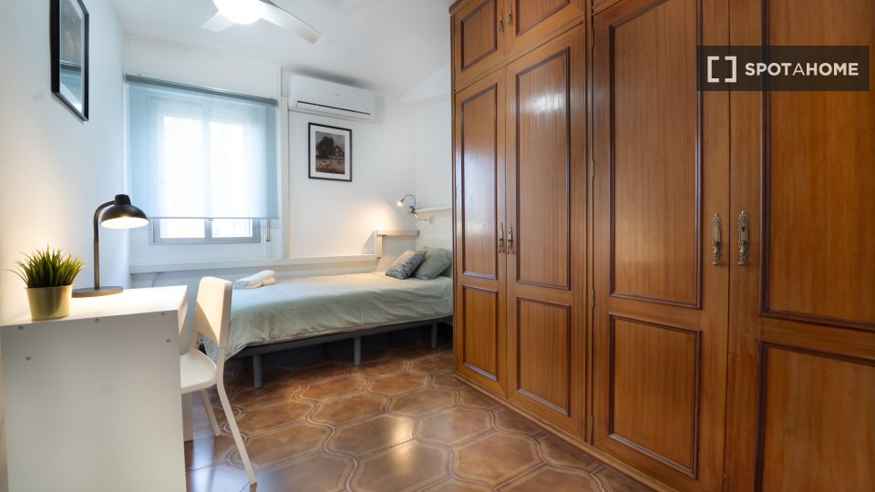 Double room Madrid, 4 beds — photo 6