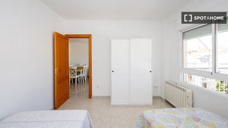 Apartment Granada, 4 beds, 114m² — photo 4