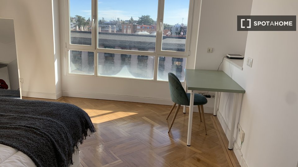 Double room Madrid, 6 beds — photo 4