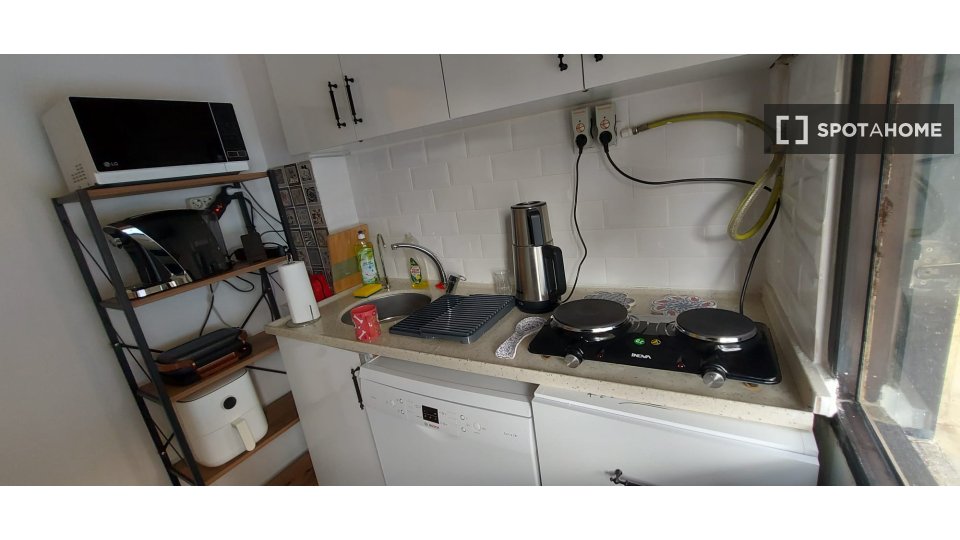 Double room Istanbul, 3 beds, 80m² — photo 16
