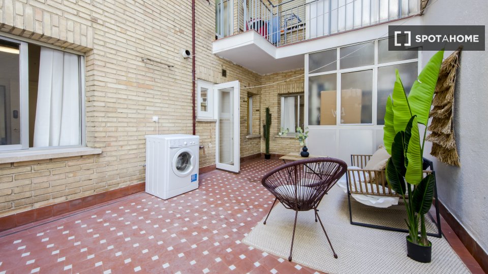 Double room Madrid, 6 beds, 117m² — photo 19
