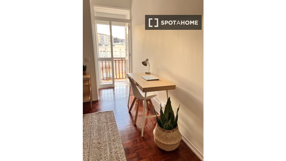 Double room Lisbon, 6 beds — photo 11