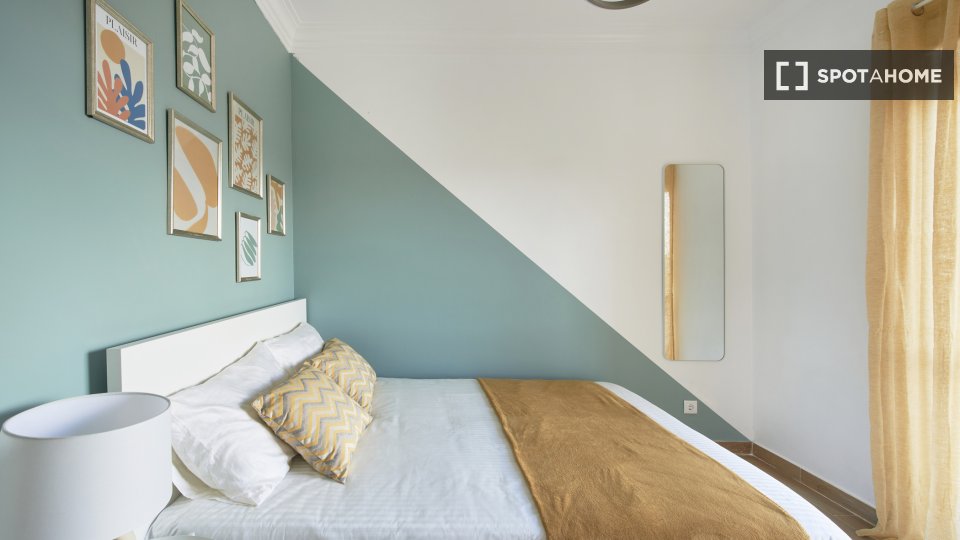 Double room Lisbon, 4 beds — photo 19