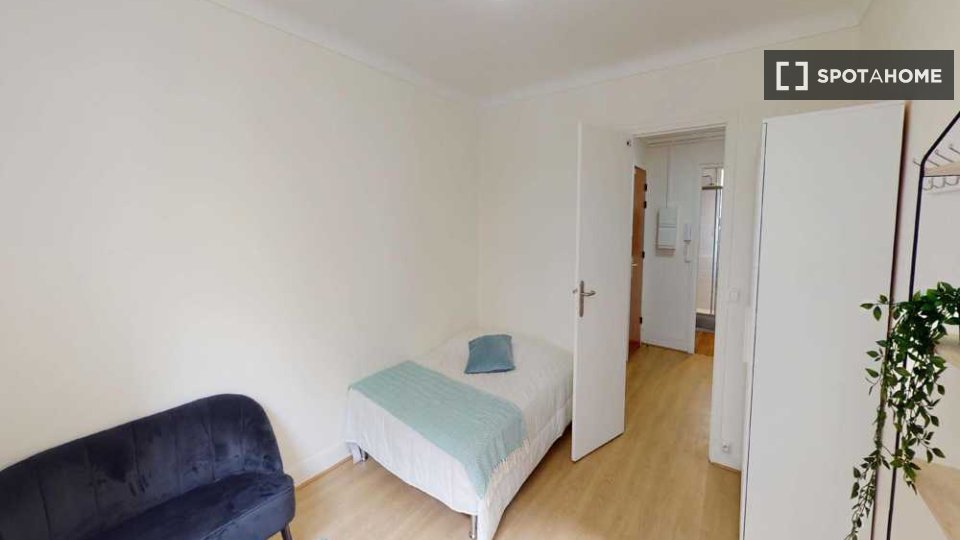 Double room Paris, 5 beds, 110m² — photo 9