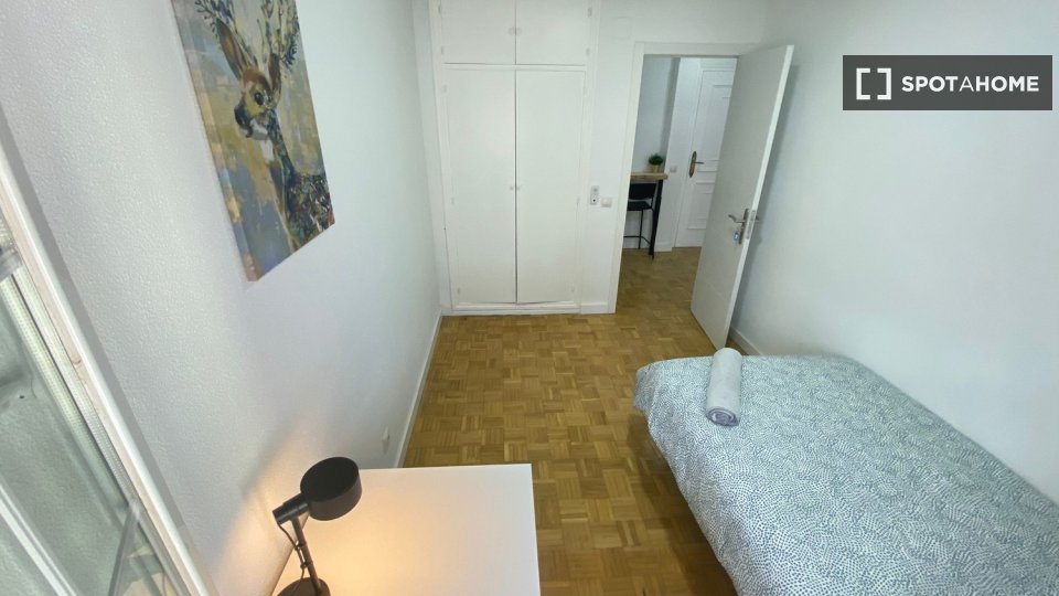 Double room Madrid, 4 beds — photo 3