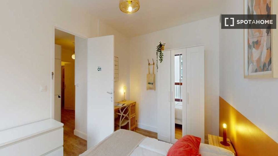 Double room Paris, 3 beds, 60m² — photo 4