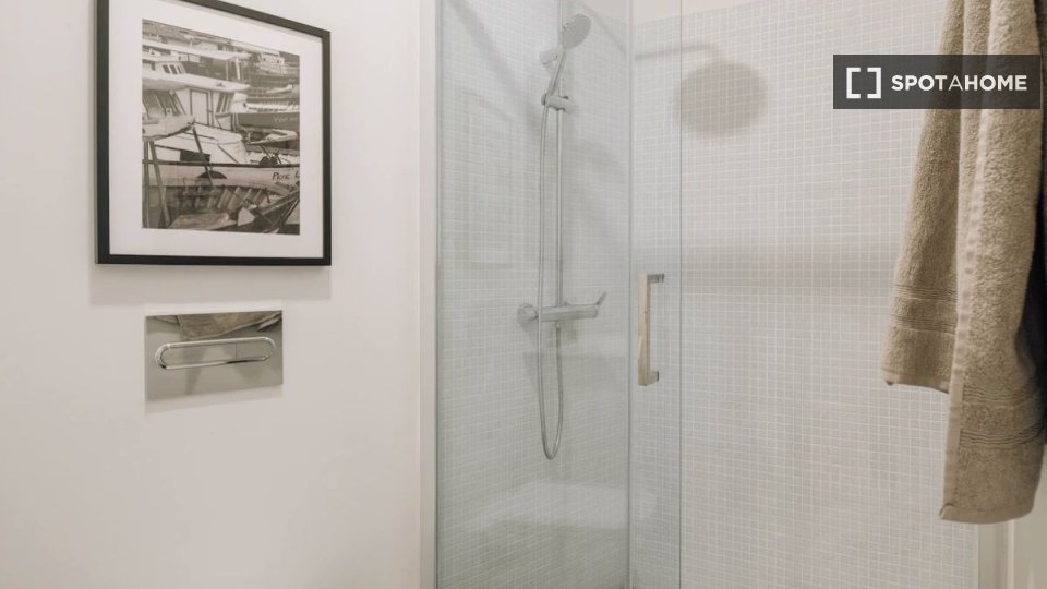 Apartment Lisbon, 1 bed — photo 14