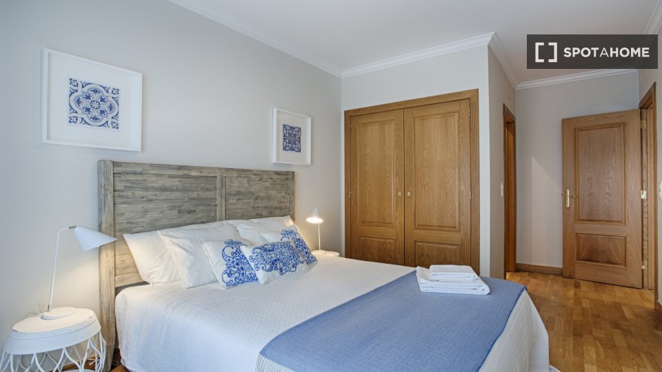 Apartment Lisbon, 2 beds, 67m² — photo 5