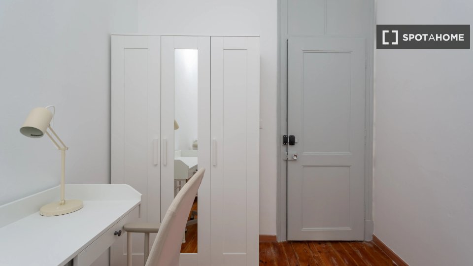 Double room Lisbon, 6 beds — photo 3