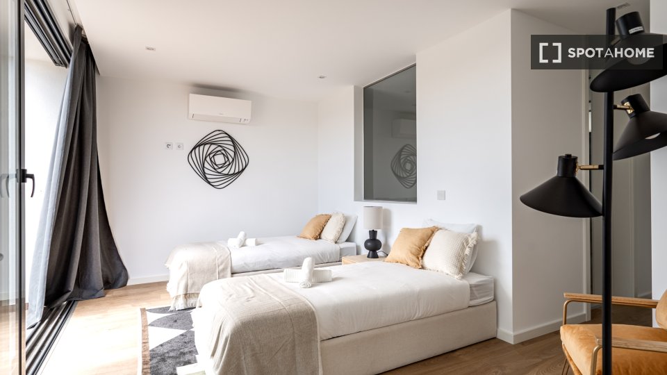 Apartment Lisbon, 2 beds — photo 17