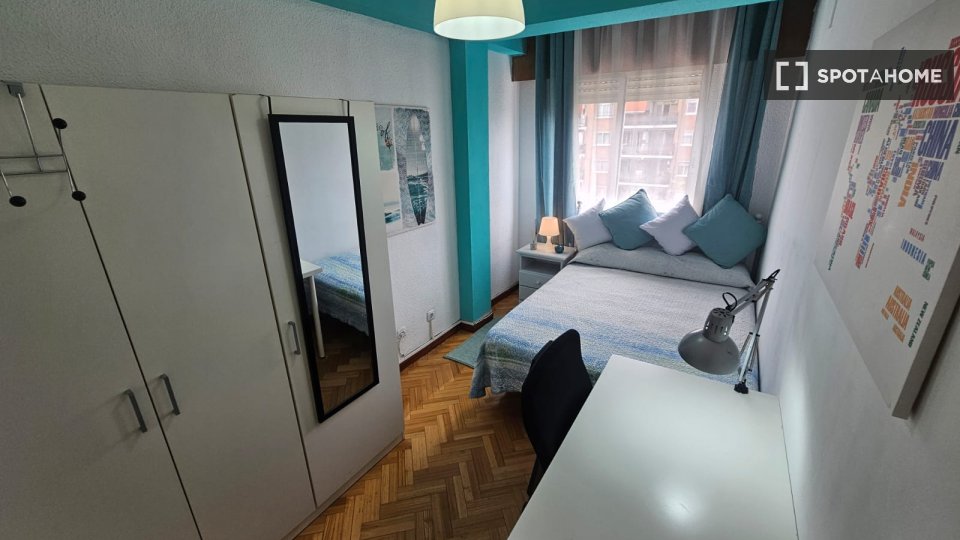 Double room Alcala_De_Henares, 6 beds, 150m² — photo 32