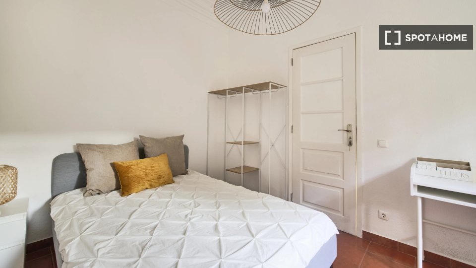 Double room Lisbon, 4 beds — photo 3